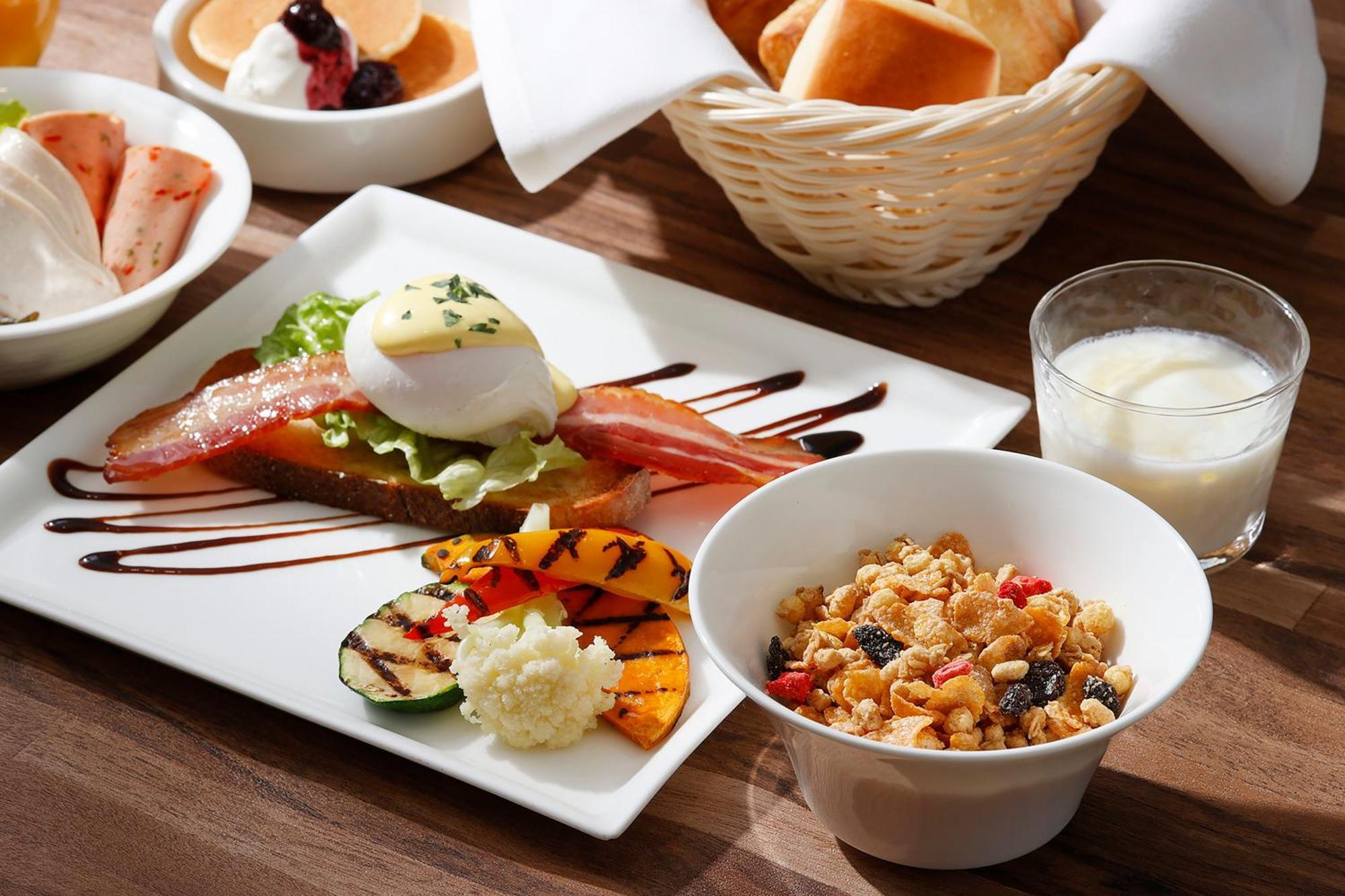 Ana Holiday Inn Tokyo Bay By Ihg Экстерьер фото